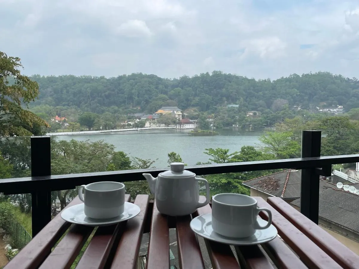 Lotus Lake Residence Kandy Hotel