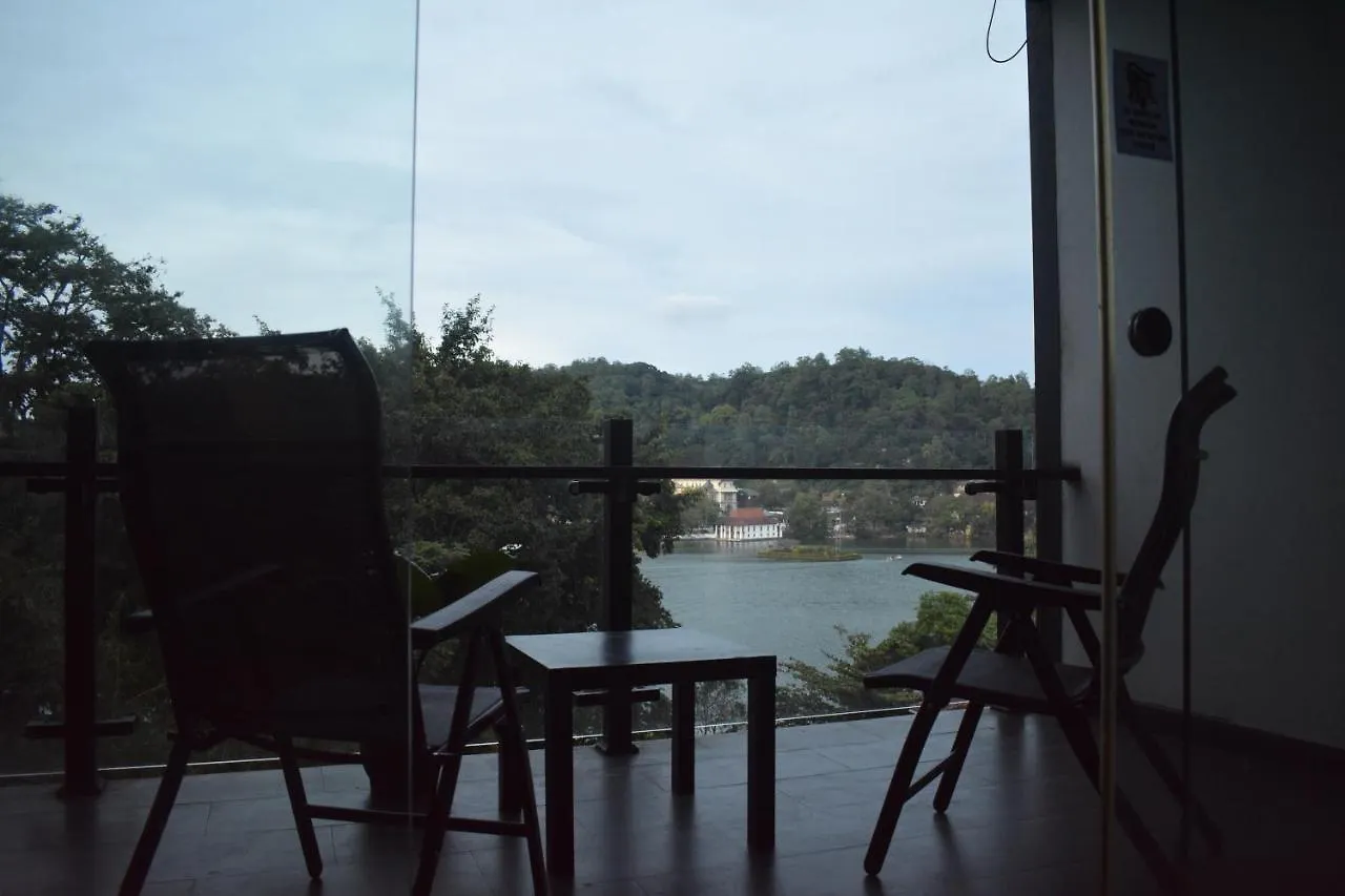 Lotus Lake Residence キャンディー 0*,  スリランカ